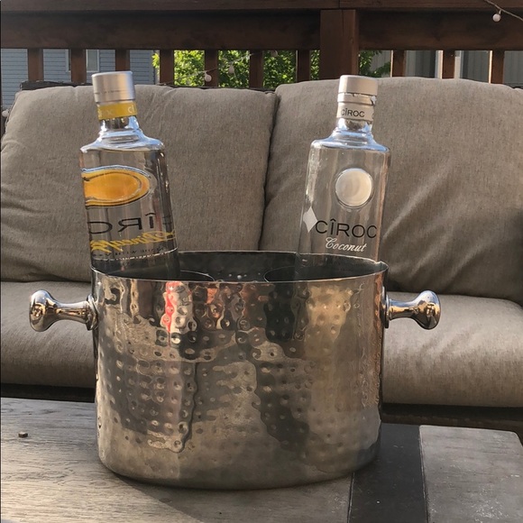 Silver metal ice bucket - Picture 2 of 5